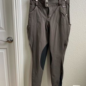 Kerrits winter breeches. Fleece lining and water resistant material on outside.